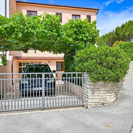 Apartment Iby