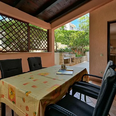 Iby Apartment